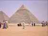 Os construtores das pirâmides do Egito eram gênios ou alienígenas?