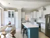 Why Hire Professionals for Kitchen Cabinet Painting 