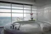 Hotel com Jacuzzi no Quarto - Encontre hotéis com jacuzzi no quarto nos seus destinos favoritos. Descubra quartos românticos com banheiras de hidromassagem para desfrutar de um bom fim de semana