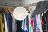 Nguyên nhân và cách khắc phục tủ quần áo có mùi hôi khó chịu